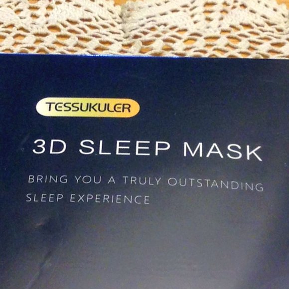3D Sleep Mask with earplugs, breathable, blinkable - Picture 3 of 8